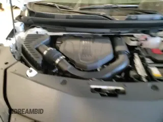 ✅ 2025 Buick Enclave Sport Touring • VIN: 5GAEVBRS0SJ101951 • Lot: 87288514. Wystawiony na Copart z przebiegiem 2 691 mil. Bezpłatny archiwum sprzedaży aukcyjnych z USA i szczegółowy raport historii pojazdu na DreamBid. Zdjęcie 16.