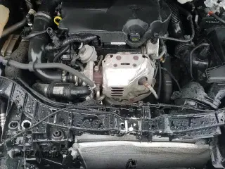 ✅ 2017 Ford Focus SE • VIN: 1FADP3FE9HL281071 • Lot: 91998025. Listed on Copart with 85,248 mi. Free auction sales archive from the USA and detailed vehicle history report at DreamBid. Image 15.