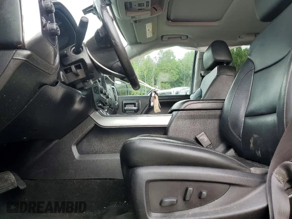 ✅ 2018 Chevrolet Silverado 1500 LTZ • VIN: 3GCUKSECXJG416631 • Lot: 54256036. Wystawiony na Copart z przebiegiem 163 530 mil. Bezpłatny archiwum sprzedaży aukcyjnych z USA i szczegółowy raport historii pojazdu na DreamBid. Zdjęcie 7.