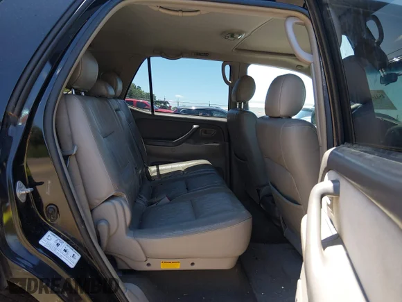 ✅ 2005 Toyota Sequoia SR5 • VIN: 5TDZT34A75S262007 • Lot: 45312498. Wystawiony na IAAI z przebiegiem 326 932 mil. Bezpłatny archiwum sprzedaży aukcyjnych z USA i szczegółowy raport historii pojazdu na DreamBid. Zdjęcie 8.