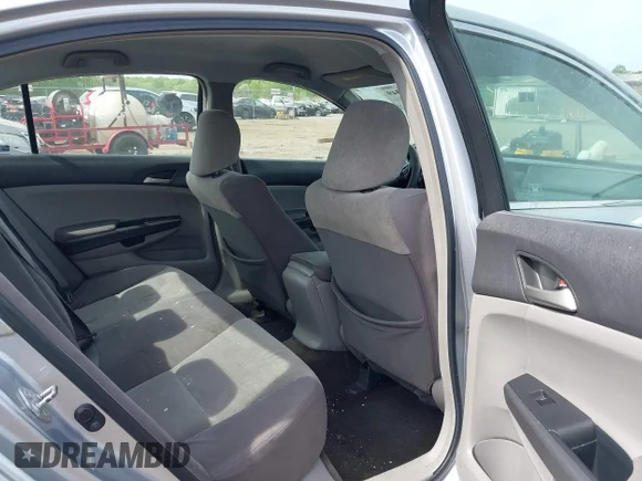 ✅ 2008 Honda Accord LX-P • VIN: 1HGCP26458A133942 • Lot: 44878349. Wystawiony na IAAI z przebiegiem 237 551 mil. Bezpłatny archiwum sprzedaży aukcyjnych z USA i szczegółowy raport historii pojazdu na DreamBid. Zdjęcie 8.