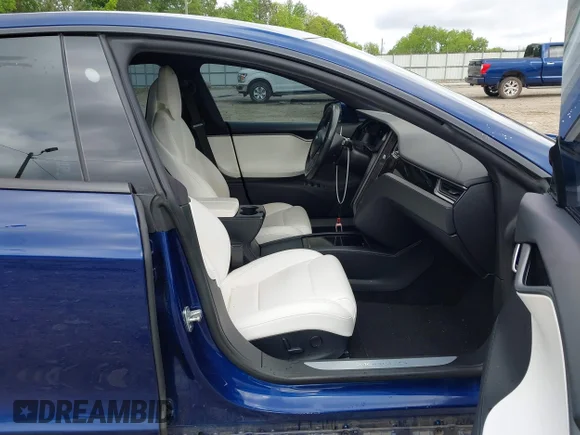 ✅ 2019 Tesla Model S 100D • VIN: 5YJSA1E48KF331324 • Lot: 44930333. Wystawiony na IAAI z przebiegiem 105 695 mil. Bezpłatny archiwum sprzedaży aukcyjnych z USA i szczegółowy raport historii pojazdu na DreamBid. Zdjęcie 5.