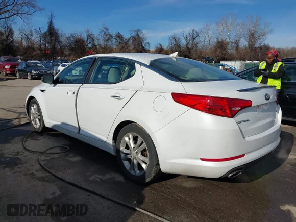✅ 2013 Kia Optima LX • VIN: 5XXGM4A74DG115372 • Lot: 44142887. Wystawiony na IAAI z przebiegiem 184 941 mil. Bezpłatny archiwum sprzedaży aukcyjnych z USA i szczegółowy raport historii pojazdu na DreamBid. Zdjęcie 3.