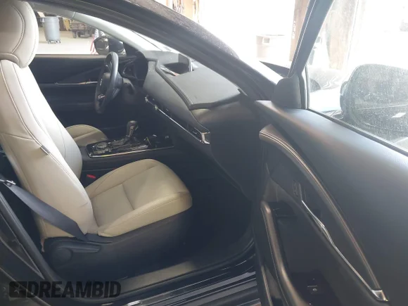✅ 2024 Mazda CX-30 S Preferred • VIN: 3MVDMBCM4RM710818 • Lot: 45243904. Wystawiony na IAAI z przebiegiem 11 412 mil. Bezpłatny archiwum sprzedaży aukcyjnych z USA i szczegółowy raport historii pojazdu na DreamBid. Zdjęcie 5.