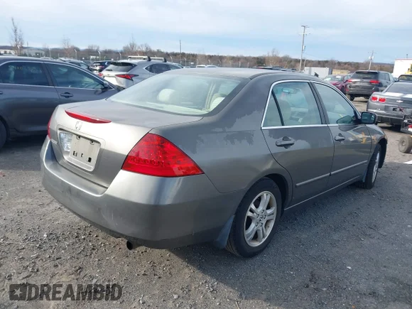 ✅ 2006 Honda Accord EX • VIN: 1HGCM56796A045252 • Lot: 44104845. Wystawiony na IAAI z przebiegiem 227 581 mil. Bezpłatny archiwum sprzedaży aukcyjnych z USA i szczegółowy raport historii pojazdu na DreamBid. Zdjęcie 4.