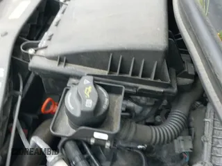 ✅ 2020 Mercedes-Benz Metris Cargo • VIN: W1YV0BEY5L3762528 • Lot: 41952568. Wystawiony na IAAI z przebiegiem 43 530 mil. Bezpłatny archiwum sprzedaży aukcyjnych z USA i szczegółowy raport historii pojazdu na DreamBid. Zdjęcie 17.