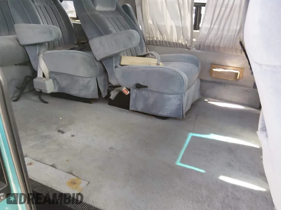 ✅ 1994 Ford Econoline Cargo • VIN: 1FDEE14N2RHB68378 • Lot: 45268376. Wystawiony na IAAI z przebiegiem 174 819 mil. Bezpłatny archiwum sprzedaży aukcyjnych z USA i szczegółowy raport historii pojazdu na DreamBid. Zdjęcie 8.