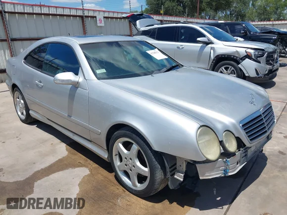 ✅ 2002 Mercedes-Benz CLK 320/430 • VIN: WDBLJ70G92T123831 • Лот: 42788173. Опубліковано раніше на IAAI з пробігом 183 163 миль. Безкоштовний доступ до архіву аукціонних продажів зі США та докладний звіт про історію автомобіля на DreamBid. Зображення 1.