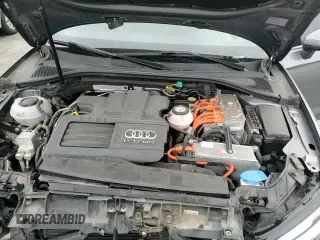 ✅ 2018 Audi A3 e-tron Sportback Premium Plus • VIN: WAUTPBFF5JA090027 • Lot: 65565245. Wystawiony na Copart z przebiegiem 98 976 mil. Bezpłatny archiwum sprzedaży aukcyjnych z USA i szczegółowy raport historii pojazdu na DreamBid. Zdjęcie 14.