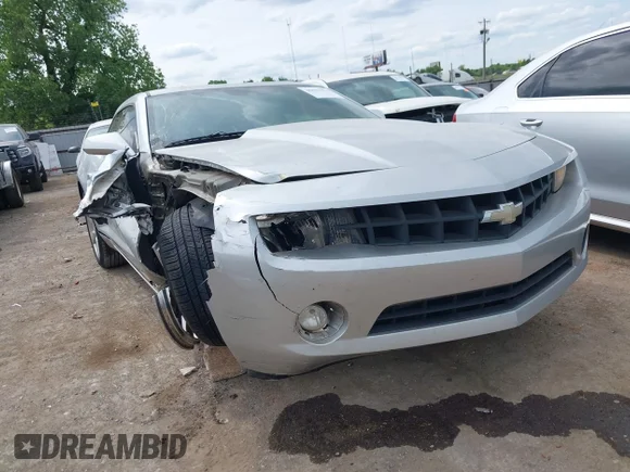✅ 2011 Chevrolet Camaro 1LT • VIN: 2G1FB1ED9B9146999 • Lot: 45011274. Wystawiony na IAAI z przebiegiem 137 533 mil. Bezpłatny archiwum sprzedaży aukcyjnych z USA i szczegółowy raport historii pojazdu na DreamBid. Zdjęcie 1.