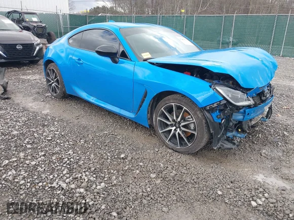 ✅ 2024 Toyota 86 • VIN: JF1ZNBB1XR9755262 • Лот: 43801608. Опубліковано раніше на IAAI з пробігом 15 422 миль. Безкоштовний доступ до архіву аукціонних продажів зі США та докладний звіт про історію автомобіля на DreamBid. Зображення 1.
