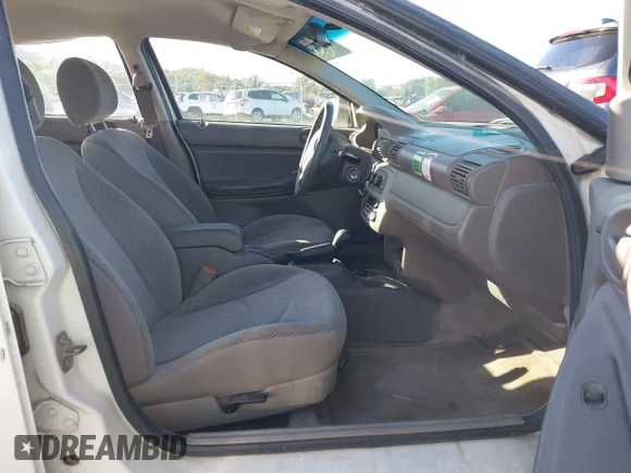 ✅ 2004 Dodge Stratus SE • VIN: 1B3EL36T14N104684 • Lot: 43453806. Wystawiony na IAAI z przebiegiem 182 537 mil. Bezpłatny archiwum sprzedaży aukcyjnych z USA i szczegółowy raport historii pojazdu na DreamBid. Zdjęcie 5.