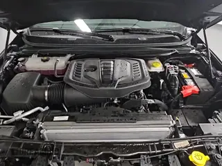 ✅ 2025 Jeep Wagoneer Series II • VIN: 1C4SJVBP9SS525241 • Lot: 87236925. Listed on Copart with 4,083 mi. Free auction sales archive from the USA and detailed vehicle history report at DreamBid. Image 15.