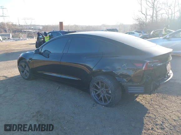 ✅ 2023 Tesla Model 3 • VIN: 5YJ3E1EA2PF670411 • Lot: 44386745. Wystawiony na IAAI z przebiegiem 38 522 mil. Bezpłatny archiwum sprzedaży aukcyjnych z USA i szczegółowy raport historii pojazdu na DreamBid. Zdjęcie 3.