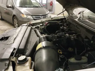 ✅ 2002 Ford F-150 XL • VIN: 2FTRF172X2CB01142 • Lot: 41359574. Listed on IAAI with 232,729 mi. Free auction sales archive from the USA and detailed vehicle history report at DreamBid. Image 19.