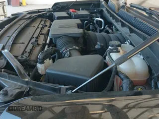 2024 Chevrolet Suburban LT z VIN 1GNSCCKD9RR336909, wystawiony jako IAAI lot #42363627 z przebiegiem 29 293 mil mil oraz . Historia ofert i sprzedaży dostępna na DreamBid. Obrazek 19.