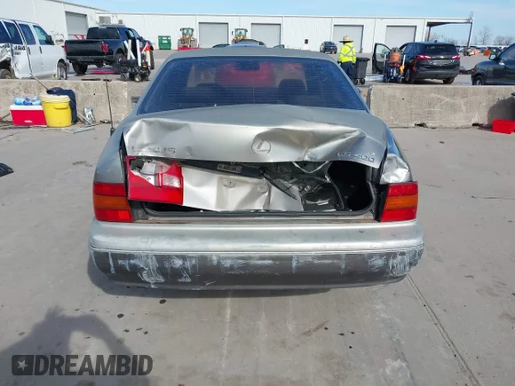 ✅ 1995 Lexus LS 400 • VIN: JT8UF22E8S0002438 • Lot: 44263208. Listed on IAAI with Not provided. Free auction sales archive from the USA and detailed vehicle history report at DreamBid. Image 6.