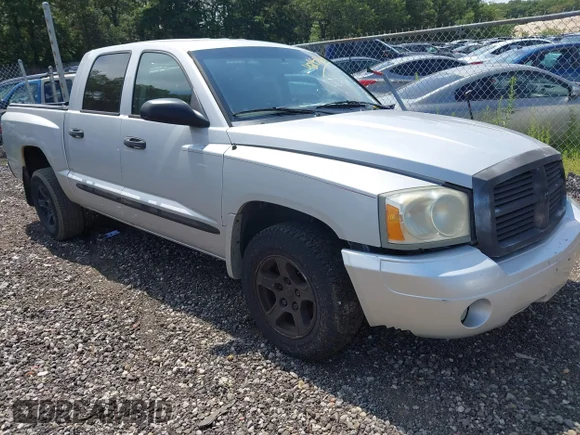 ✅ 2005 Dodge Dakota SLT • VIN: 1D7HE48K25S165762 • Lot: 42950660. Listed on IAAI with 210,321 mi. Free auction sales archive from the USA and detailed vehicle history report at DreamBid. Image 1.