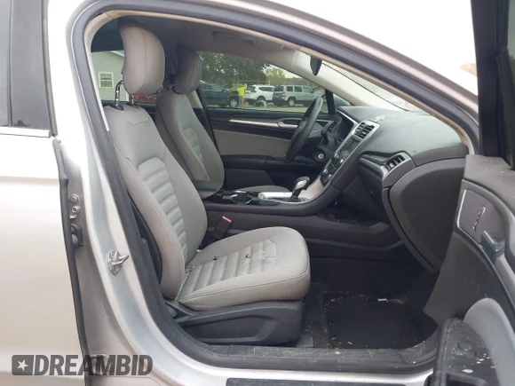 ✅ 2014 Ford Fusion S • VIN: 1FA6P0G7XE5368212 • Lot: 43613758. Wystawiony na IAAI z przebiegiem 156 433 mil. Bezpłatny archiwum sprzedaży aukcyjnych z USA i szczegółowy raport historii pojazdu na DreamBid. Zdjęcie 5.