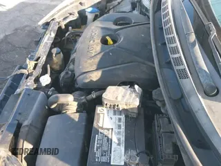 2016 Hyundai Elantra SE z VIN 5NPDH4AE6GH700453, wystawiony jako IAAI lot #43493797 z przebiegiem 219 175 mil mil oraz . Historia ofert i sprzedaży dostępna na DreamBid. Obrazek 19.