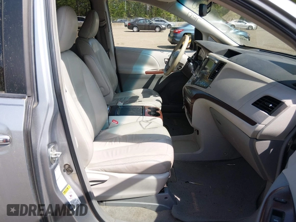 ✅ 2011 Toyota Sienna XLE • VIN: 5TDDK3DC6BS021372 • Lot: 44935388. Wystawiony na IAAI z przebiegiem 199 412 mil. Bezpłatny archiwum sprzedaży aukcyjnych z USA i szczegółowy raport historii pojazdu na DreamBid. Zdjęcie 5.