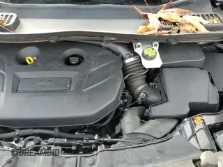 ✅ 2018 Ford Escape Titanium • VIN: 1FMCU9J91JUD37916 • Lot: 92149405. Listed on Copart with 76,840 mi. Free auction sales archive from the USA and detailed vehicle history report at DreamBid. Image 17.