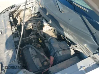 ✅ 2004 Ford Freestar S • VIN: 2FMZA50664BA38676 • Lot: 42702758. Wystawiony na IAAI z przebiegiem 129 204 mil. Bezpłatny archiwum sprzedaży aukcyjnych z USA i szczegółowy raport historii pojazdu na DreamBid. Zdjęcie 20.