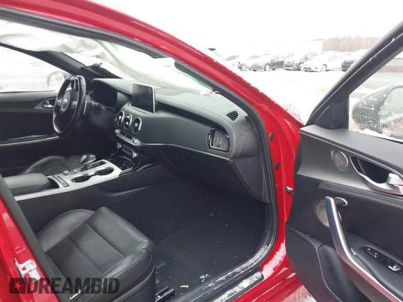 ✅ 2018 Kia Stinger GT2 • VIN: KNAE55LC6J6013227 • Lot: 44177346. Wystawiony na IAAI z przebiegiem 138 967 mil. Bezpłatny archiwum sprzedaży aukcyjnych z USA i szczegółowy raport historii pojazdu na DreamBid. Zdjęcie 5.