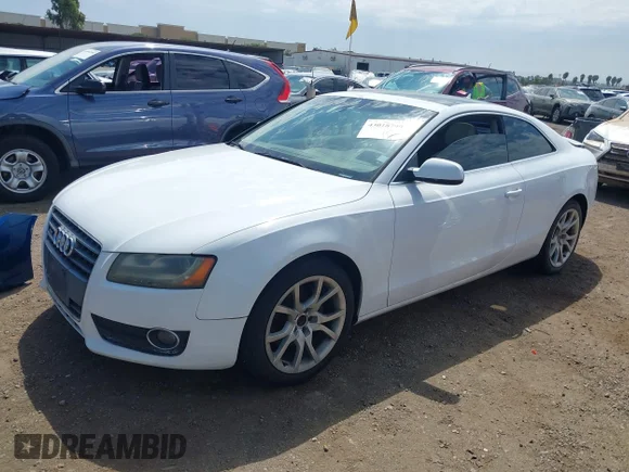 ✅ 2012 Audi A5 Premium Plus • VIN: WAULFAFR4CA002899 • Lot: 43018799. Wystawiony na IAAI z przebiegiem 137 832 mil. Bezpłatny archiwum sprzedaży aukcyjnych z USA i szczegółowy raport historii pojazdu na DreamBid. Zdjęcie 2.