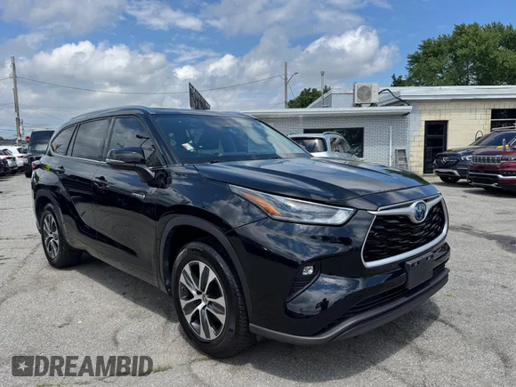 ✅ 2021 Toyota Highlander Hybrid XLE • VIN: 5TDGARAH0MS012401 • Лот: 45390000. Опубликован ранее на IAAI с пробегом 156 909 миль. Бесплатный доступ к архиву аукционных продаж из США и подробный отчёт об истории автомобиля на DreamBid. Изображение 1.