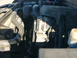 ✅ 2007 Chevrolet Silverado 1500 LS • VIN: 2GCEC13C571505880 • Lot: 43641169. Wystawiony na IAAI z przebiegiem 277 483 mil. Bezpłatny archiwum sprzedaży aukcyjnych z USA i szczegółowy raport historii pojazdu na DreamBid. Zdjęcie 19.