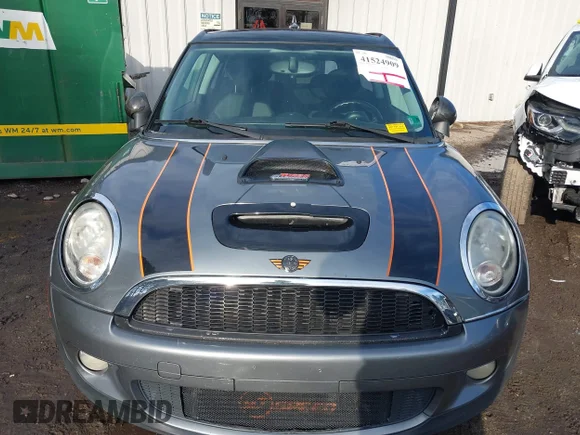 ✅ 2010 MINI Clubman S • VIN: WMWMM3C5XATP75689 • Лот: 41524909. Опубликован ранее на IAAI с пробегом 127 396 миль. Бесплатный доступ к архиву аукционных продаж из США и подробный отчёт об истории автомобиля на DreamBid. Изображение 6.