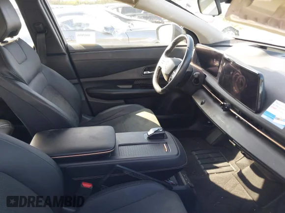 ✅ 2023 Nissan ARIYA Engage • VIN: JN1AF0BA3PM407065 • Lot: 41865156. Wystawiony na IAAI z przebiegiem 61 819 mil. Bezpłatny archiwum sprzedaży aukcyjnych z USA i szczegółowy raport historii pojazdu na DreamBid. Zdjęcie 5.