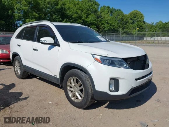 ✅ 2015 Kia Sorento LX • VIN: 5XYKTDA60FG635992 • Лот: 45046588. Опубліковано раніше на IAAI з пробігом 127 401 миль. Безкоштовний доступ до архіву аукціонних продажів зі США та докладний звіт про історію автомобіля на DreamBid. Зображення 1.