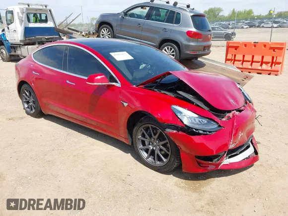 ✅ 2018 Tesla Model 3 Long Range Battery • VIN: 5YJ3E1EB9JF099581 • Lot: 45065097. Wystawiony na IAAI z przebiegiem 79 320 mil. Bezpłatny archiwum sprzedaży aukcyjnych z USA i szczegółowy raport historii pojazdu na DreamBid. Zdjęcie 1.