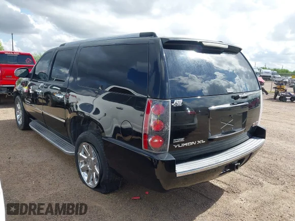 ✅ 2009 GMC Yukon XL • VIN: 1GKFK06289R271818 • Lot: 43205365. Wystawiony na IAAI z przebiegiem 178 821 mil. Bezpłatny archiwum sprzedaży aukcyjnych z USA i szczegółowy raport historii pojazdu na DreamBid. Zdjęcie 3.