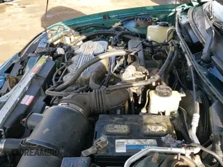 ✅ 1997 Ford Escort • VIN: 1FALP10PXVW410083 • Lot: 41864252. Wystawiony na IAAI z przebiegiem 226 494 mil. Bezpłatny archiwum sprzedaży aukcyjnych z USA i szczegółowy raport historii pojazdu na DreamBid. Zdjęcie 19.