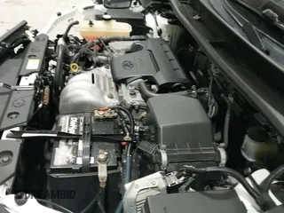 ✅ 2017 Toyota RAV4 XLE • VIN: JTMRFREV5HJ172352 • Lot: 43579930. Wystawiony na IAAI z przebiegiem 170 637 mil. Bezpłatny archiwum sprzedaży aukcyjnych z USA i szczegółowy raport historii pojazdu na DreamBid. Zdjęcie 20.