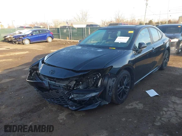 ✅ 2025 Toyota Camry SE • VIN: 4T1DBADK7SU533791 • Lot: 43651229. Wystawiony na IAAI z przebiegiem 14 835 mil. Bezpłatny archiwum sprzedaży aukcyjnych z USA i szczegółowy raport historii pojazdu na DreamBid. Zdjęcie 6.