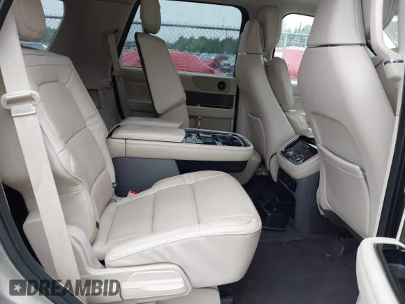 ✅ 2018 Lincoln Navigator Reserve • VIN: 5LMJJ2LT5JEL12492 • Лот: 42208861. Опубліковано раніше на IAAI з пробігом 186 337 миль. Безкоштовний доступ до архіву аукціонних продажів зі США та докладний звіт про історію автомобіля на DreamBid. Зображення 8.