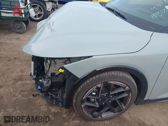 ✅ 2025 Kia K4 GT-Line • VIN: 3KPFW4DE0SE142672 • Lot: 43789277. Wystawiony na IAAI z przebiegiem 8 945 mil. Bezpłatny archiwum sprzedaży aukcyjnych z USA i szczegółowy raport historii pojazdu na DreamBid. Zdjęcie 6.