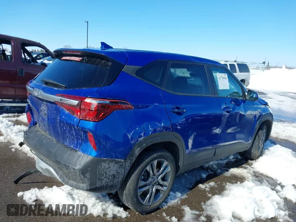 ✅ 2023 Kia Seltos LX • VIN: KNDEPCAA0P7430395 • Лот: 41739056. Опубліковано раніше на IAAI з пробігом 23 267 миль. Безкоштовний доступ до архіву аукціонних продажів зі США та докладний звіт про історію автомобіля на DreamBid. Зображення 4.