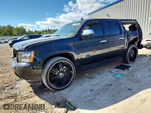 ✅ 2008 Chevrolet Suburban 1LT • VIN: 1GNFK16338J114793 • Lot: 70915985. Wystawiony na Copart z przebiegiem 235 245 mil. Bezpłatny archiwum sprzedaży aukcyjnych z USA i szczegółowy raport historii pojazdu na DreamBid. Zdjęcie 1.
