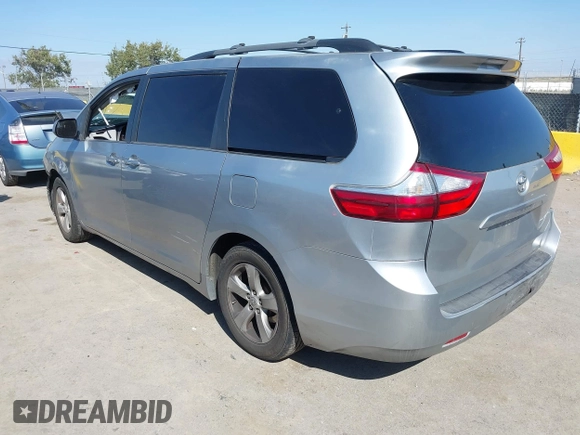 ✅ 2015 Toyota Sienna LE AAS • VIN: 5TDKK3DC3FS685643 • Lot: 43401772. Wystawiony na IAAI z przebiegiem 203 402 mil. Bezpłatny archiwum sprzedaży aukcyjnych z USA i szczegółowy raport historii pojazdu na DreamBid. Zdjęcie 3.