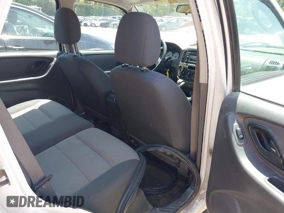 ✅ 2007 Ford Escape XLS • VIN: 1FMYU02Z57KB58377 • Lot: 42715229. Wystawiony na IAAI z przebiegiem 215 926 mil. Bezpłatny archiwum sprzedaży aukcyjnych z USA i szczegółowy raport historii pojazdu na DreamBid. Zdjęcie 8.