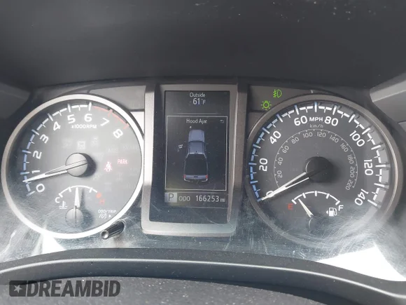 ✅ 2016 Toyota Tacoma TRD Sport • VIN: 3TMAZ5CN1GM009327 • Lot: 45044127. Wystawiony na IAAI z przebiegiem 166 253 mil. Bezpłatny archiwum sprzedaży aukcyjnych z USA i szczegółowy raport historii pojazdu na DreamBid. Zdjęcie 7.