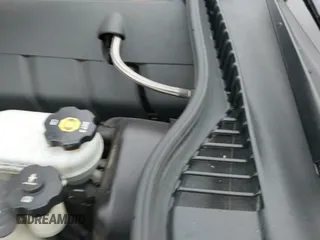 ✅ 2005 Chevrolet Corvette • VIN: 1G1YY24U355136792 • Lot: 43583636. Wystawiony na IAAI z przebiegiem 40 576 mil. Bezpłatny archiwum sprzedaży aukcyjnych z USA i szczegółowy raport historii pojazdu na DreamBid. Zdjęcie 20.