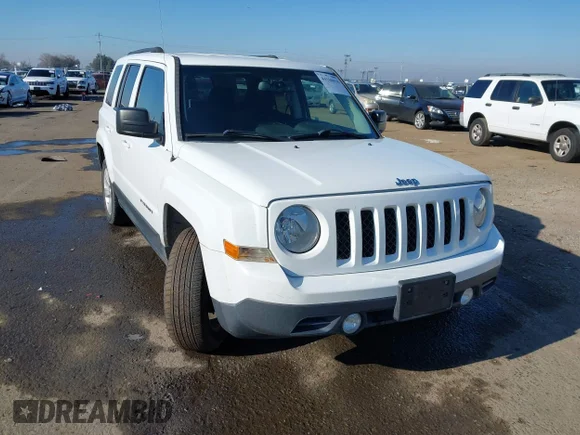 ✅ 2016 Jeep Patriot Latitude • VIN: 1C4NJPFA8GD795992 • Лот: 44160018. Опубліковано раніше на IAAI з пробігом 104 885 миль. Безкоштовний доступ до архіву аукціонних продажів зі США та докладний звіт про історію автомобіля на DreamBid. Зображення 1.