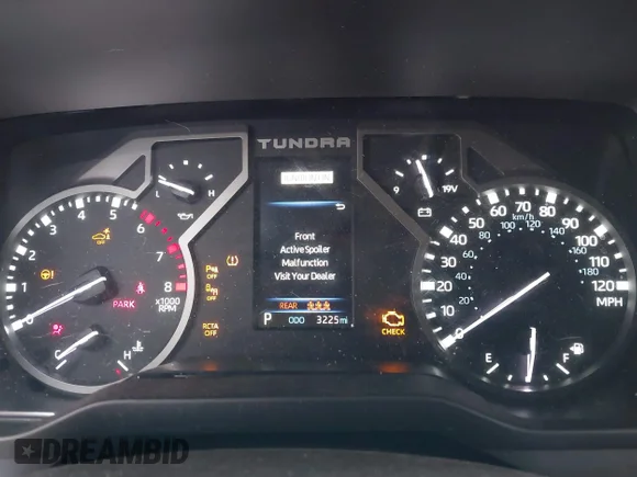 ✅ 2025 Toyota Tundra SR5 • VIN: 5TFLA5GD0SX003930 • Lot: 43398300. Wystawiony na IAAI z przebiegiem 3 225 mil. Bezpłatny archiwum sprzedaży aukcyjnych z USA i szczegółowy raport historii pojazdu na DreamBid. Zdjęcie 7.