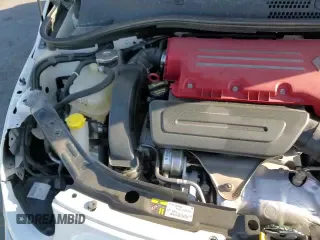 ✅ 2017 FIAT 500 Abarth • VIN: 3C3CFFFH9HT580282 • Lot: 58020815. Wystawiony na Copart z przebiegiem 40 174 mil. Bezpłatny archiwum sprzedaży aukcyjnych z USA i szczegółowy raport historii pojazdu na DreamBid. Zdjęcie 14.